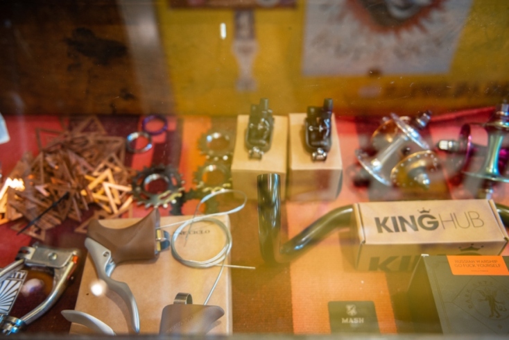 Στο εργαστήριο ποδηλάτων του Vicious Cycles Athens στην καρδιά της Αθήνας 