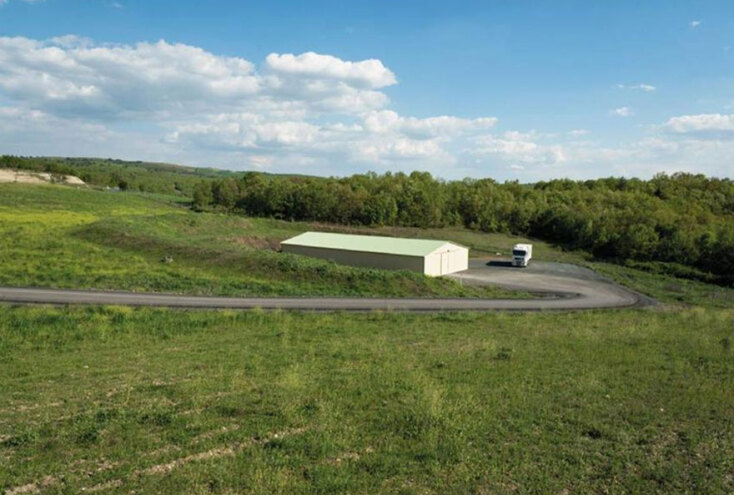 Το εργοστάσιο στα Γρεβενά στον οικισμό Αγαλαίοι, όπου σημειώθηκε η ισχυρή έκρηξη 