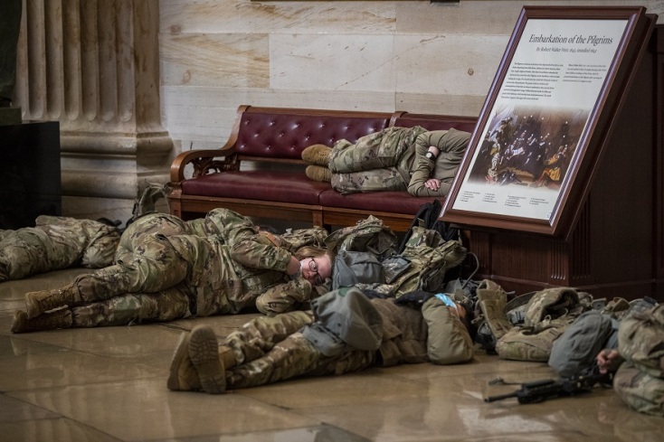 Μέλη της Εθνοφρουράς στο Καπιτώλιο
