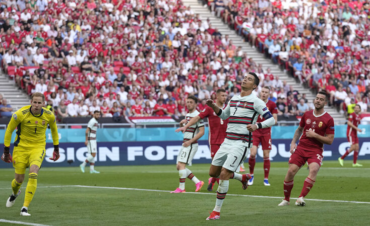 Ουγγαρία - Πορτογαλία: Ο Κριστιάνο Ρονάλντο στον αγώνα για το EURO 2020 στη Βουδαπέστη με φόντο τις γεμάτες από φιλάθλους κερκίδες