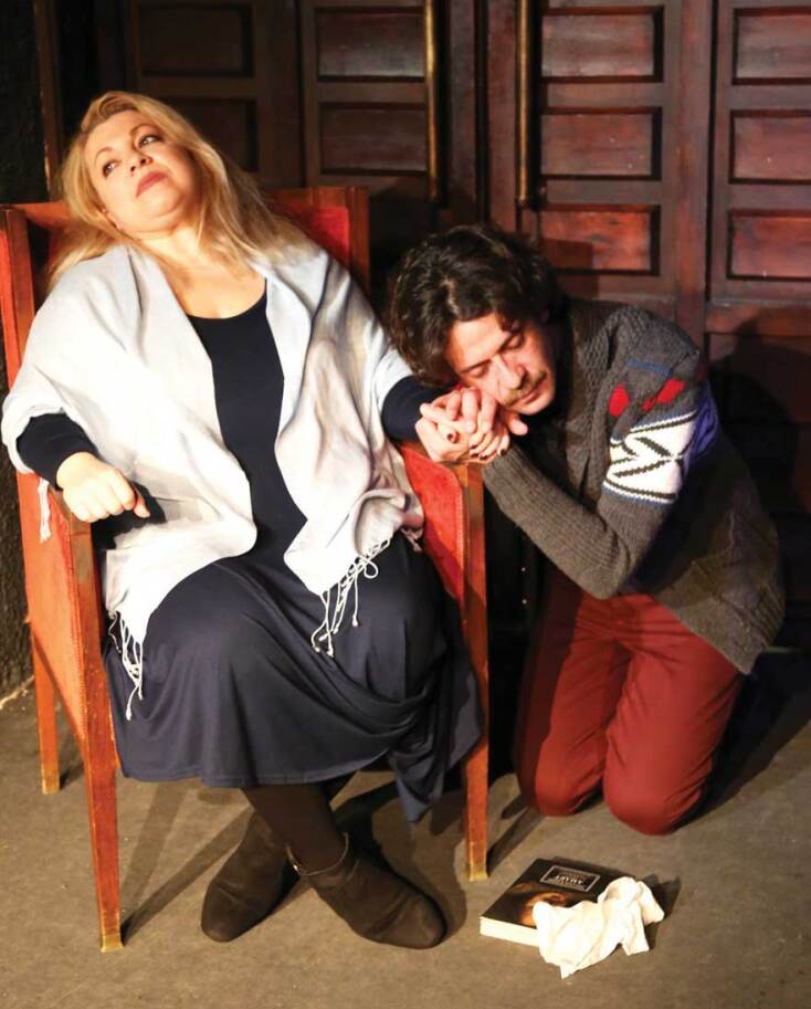 «Όταν πεθάνω, θάψτε με στο Facebook!» στο θέατρο Μπέλλος