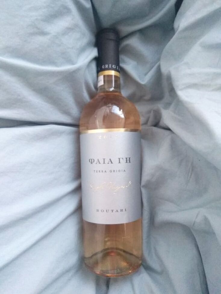«Φαιά Γη», το νέο γκρι κρασί της οινοποιίας Μπουτάρη