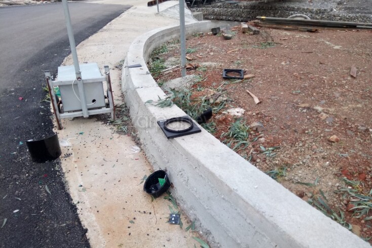 Χάνια: Άγνωστοι άνοιξαν πυρ και κατέστρεψαν φανάρι στη στρατιωτική γέφυρα