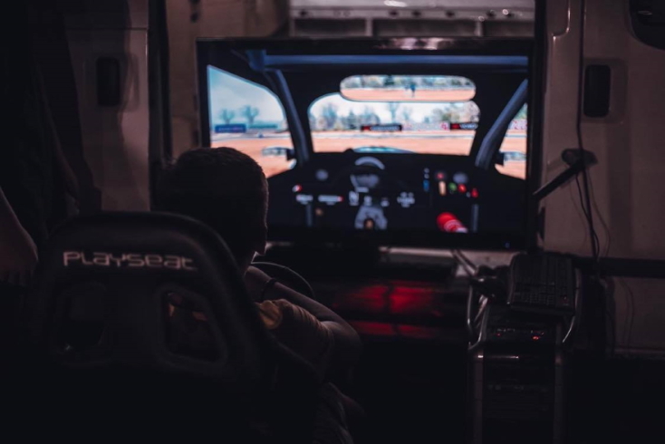 Fanny Flutters Racing Team