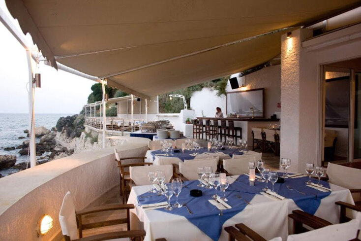 Εντευκτήριο café bar restaurant