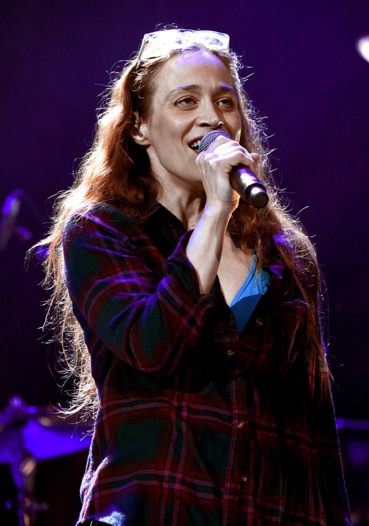 Η Αμερικανίδα τραγουδοποιός Fiona Apple 