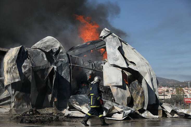 Πυρκαγιά σε εργοστάσιο βιομηχανίας χάρτου