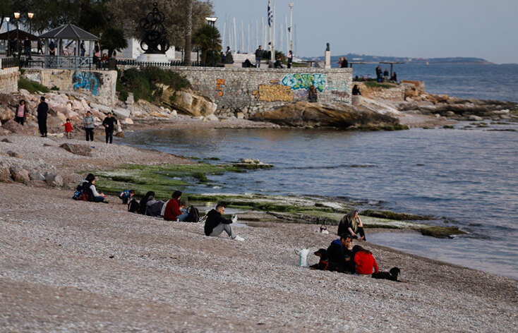 Συνωστισμός το απόγευμα της Κυριακής Πάσχα στον Φλοίσβο  