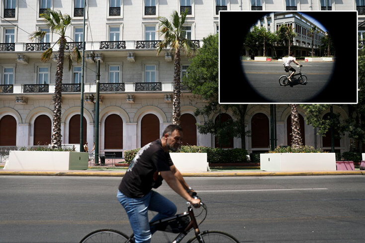 Η γνώριμη νέα εικόνα στο κέντρο της Αθήνας που έφερε ο «Μεγάλος Περίπατος της Αθήνας»: Ποδηλάτες δίπλα από τις ζαρντινιέρες με τους φοίνικες στην Πανεπιστήμιου - Αφαιρέθηκαν τα συνθήματα που έγραψαν άγνωστοι