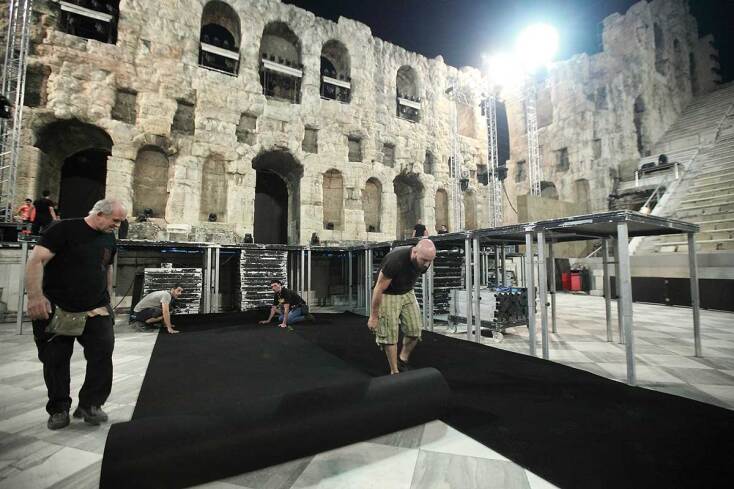 Στιγμιότυπο από συναυλία την συναυλία των Foo Fighers στο Ηρώδειο