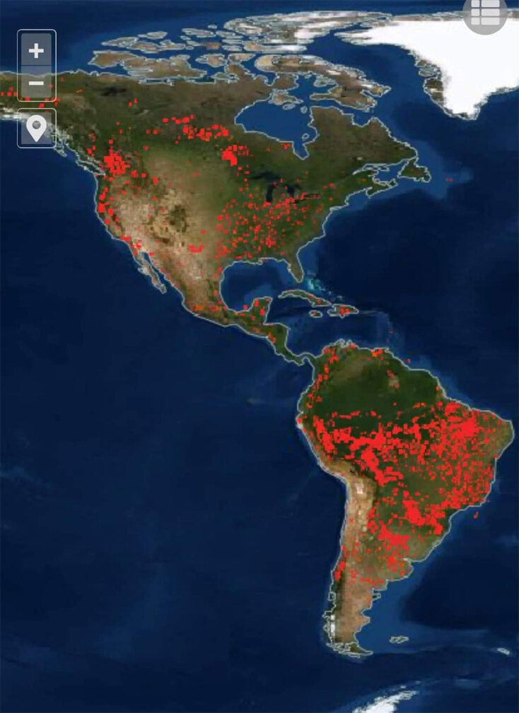 Φωτιά έχει ξεσπάσει σε περιοχές στη Βόρεια και Νότια Αμερική, όπως φαίνεται από δορυφόρο της NASA