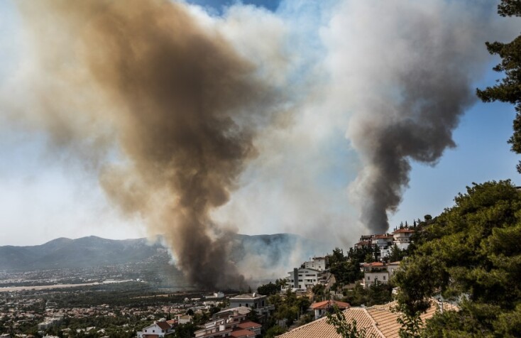 Φωτιά στη Βαρυμπόμπη © EUROKINISSI