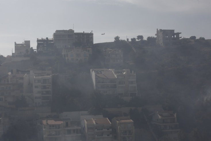 Φωτιά τώρα στη Βούλα: Πυκνός καπνός κοντά στο σημείο της φωτιάς