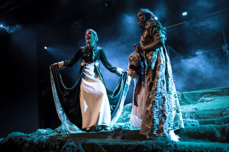 Ελεάνα Καυκαλά &amp; Ευγενία Δημητροπούλου στην παράσταση «Περηφάνια και προκατάληψη» στο θέατρο Αλκυονίς