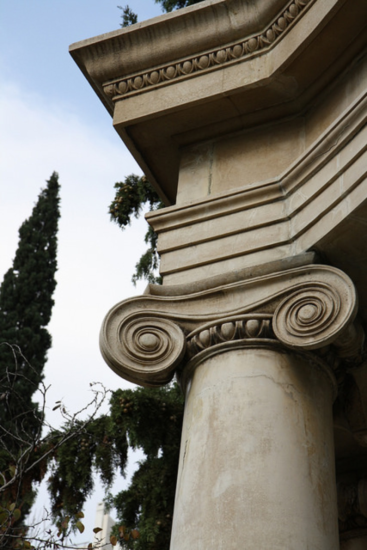 Λεπτομέρειες από το περιστύλιο