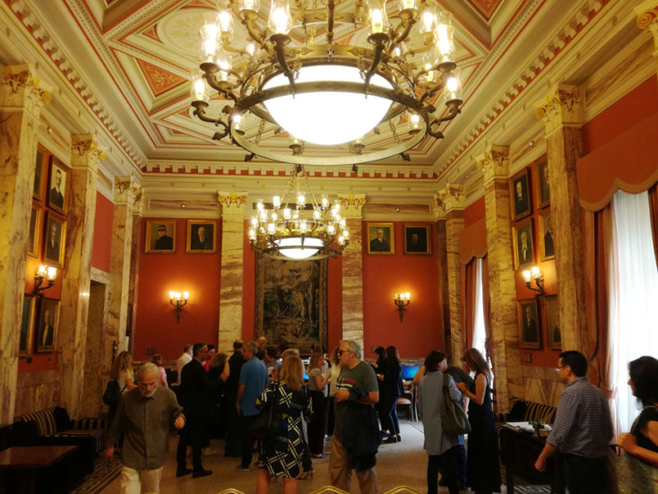 Έχετε επισκεφθεί τη Βιβλιοθήκη της Βουλής;