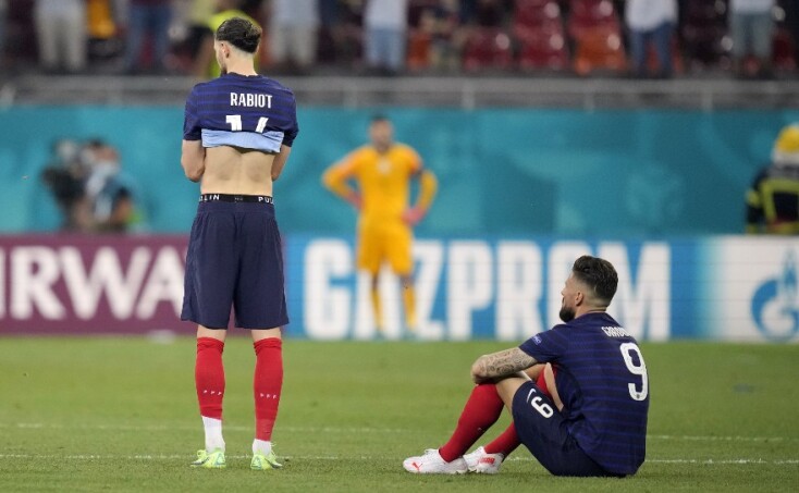 Ραμπιό και Ζιρού μετά τον αποκλεισμό από την Ελβετία