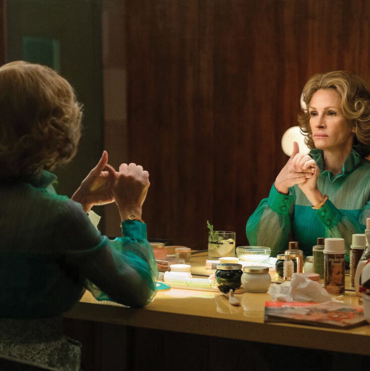 Η Julia Roberts ως Μάρθα Μίτσελ στη σειρά Gaslit