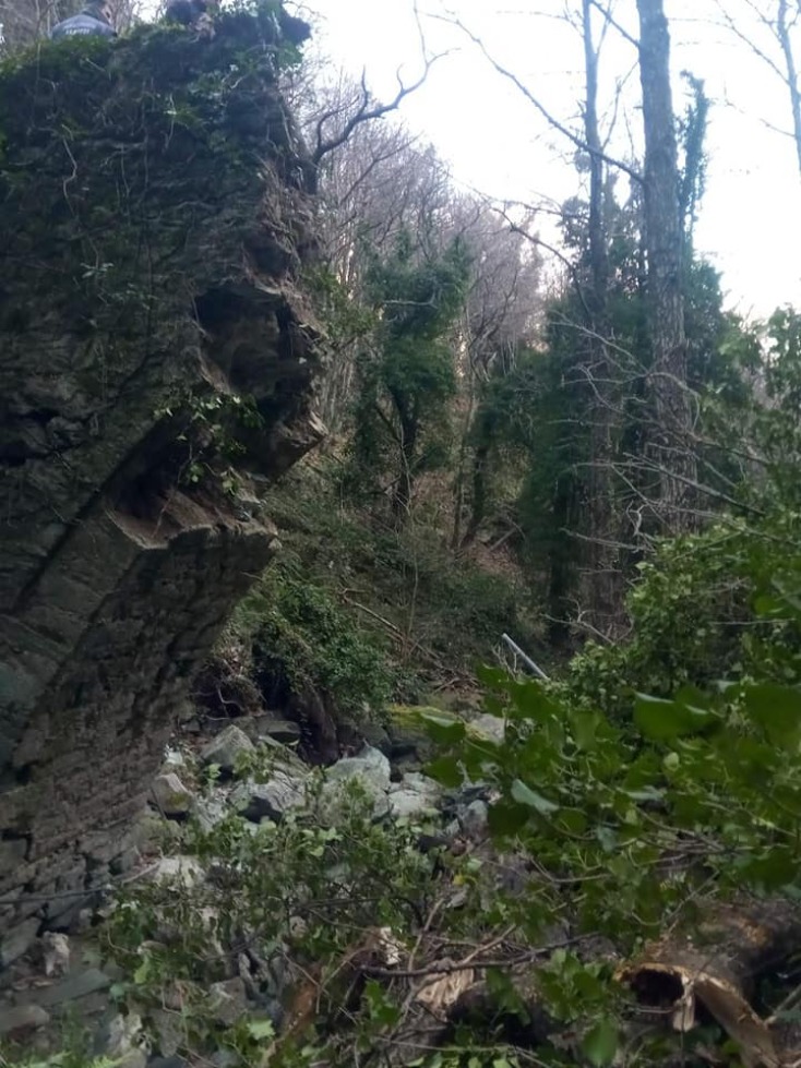 Εικόνα από την κατάρρευση του γεφυριού στην Τσαγκαράδα 