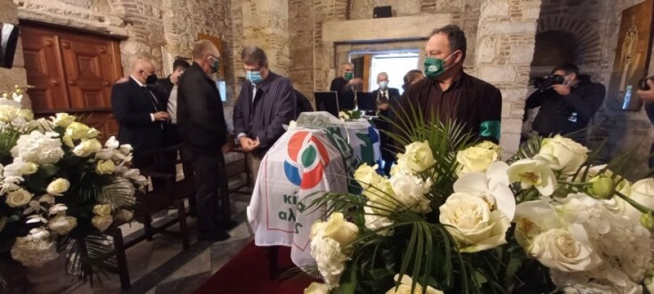 Η σορός της Φώφης Γεννηματά σε λαϊκό προσκύνημα στο παρεκκλήσι της Μητρόπολης Αθηνών