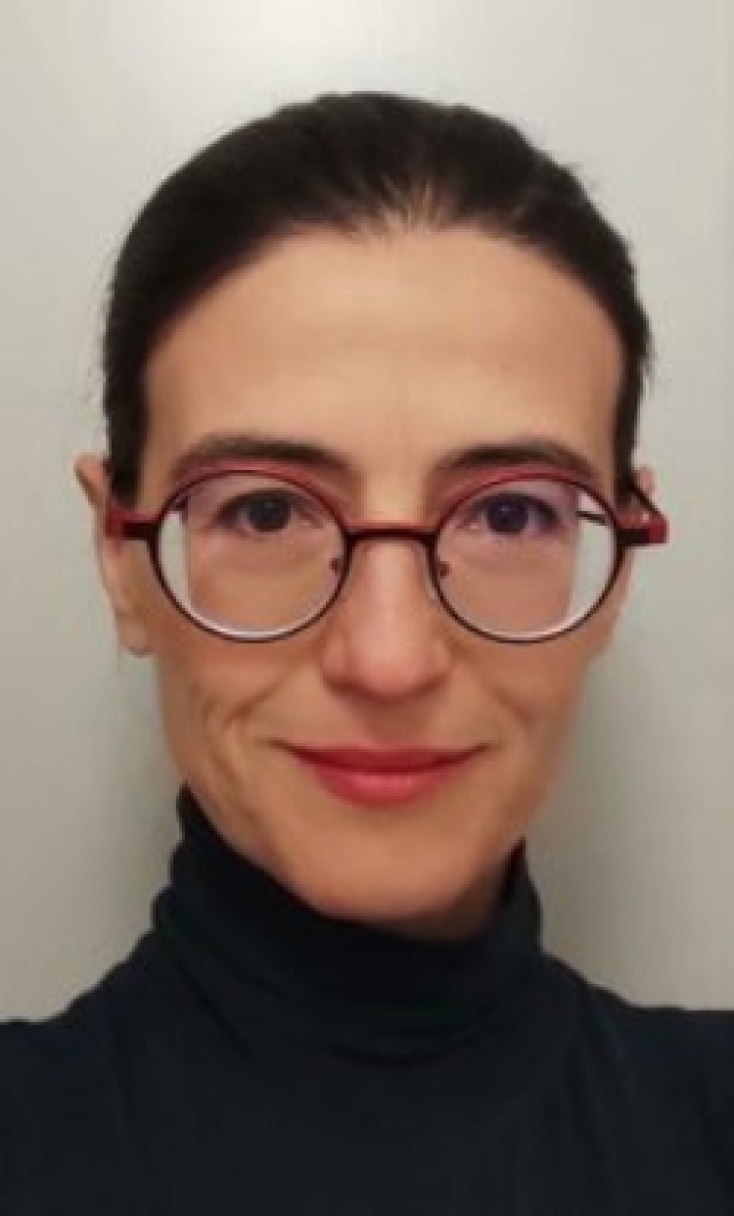 Η μουσικός, περφόρμερ, εμψυχώτρια μουσικών συνόλων Γεωργία Τέντα