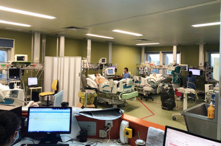 O κ. Δημήτρης Γεωργόπουλος επί τω έργω στη Μονάδα Εντατικής στο ΠΑΓΝΗ