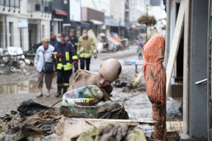 Φονικές πλημμύρες στη Γερμανία με 133 νεκρούς - Δρόμοι με λάσπες και καταστροφές 