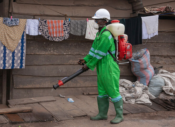 Στην Γκάνα το πρόστιμο για τον κορωνοϊό μπορεί να φθάσει σχεδόν τα 9.000 ευρώ