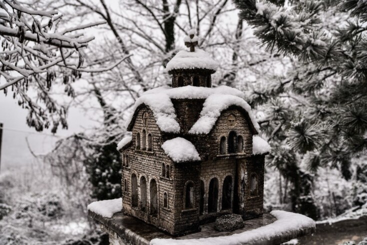 Σε λευκό τοπίο έχει μετατραπεί και η περιοχή των Ιωαννίνων