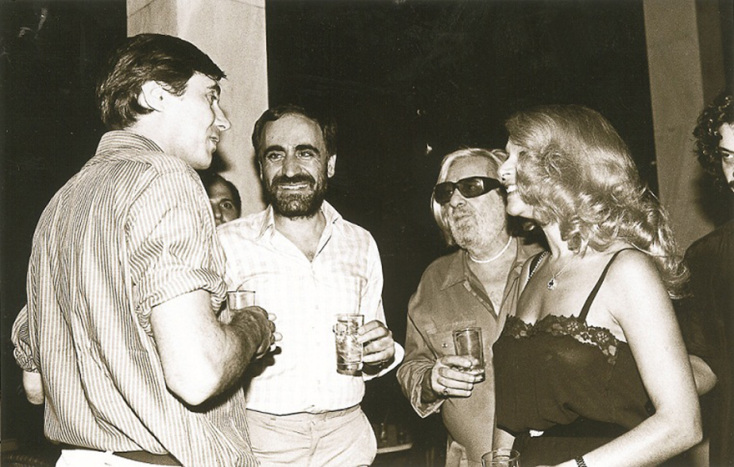 Ο Γιάννης Πετρίδης με τον Bryan Ferry, τον Μίνωα Αργυράκη και την Αλίκη Βουγιουκλάκη.