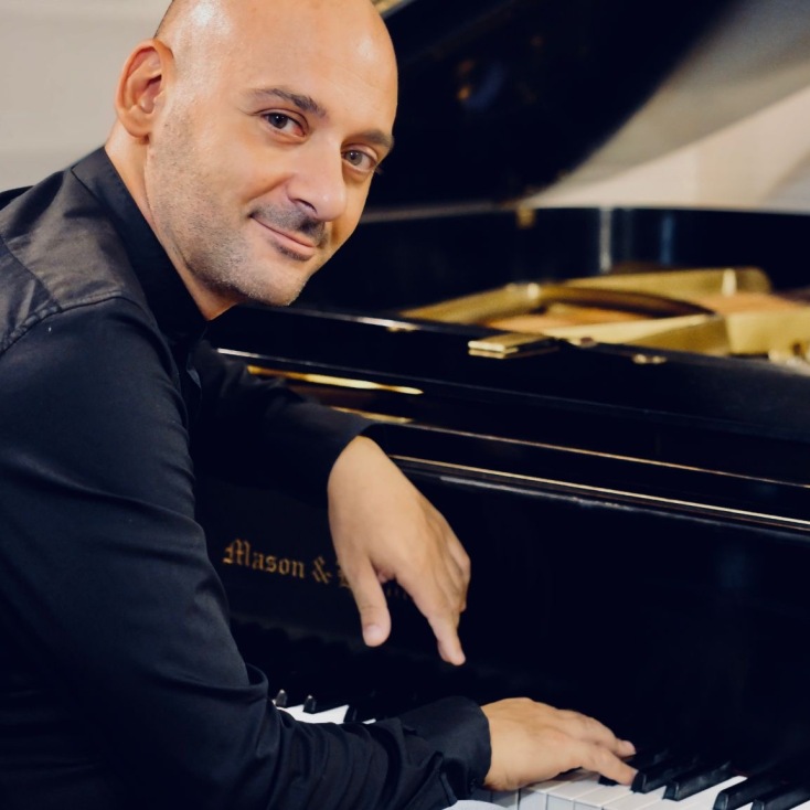 Ο πιανίστας Γιάννης Τσανακαλιώτης