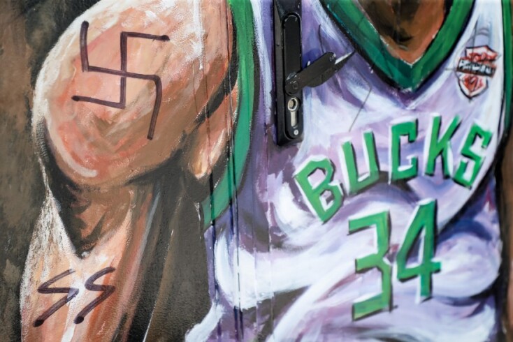 Βανδαλισμοί στο γκράφιτι του Γιάννη Αντετοκούνμπο