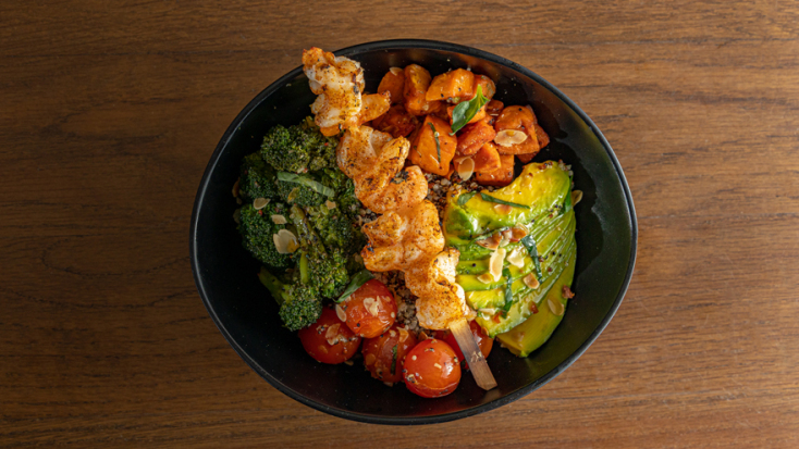 Fridays™ Easter Delights με αγαπημένες γεύσεις στις νηστίσιμες εκδοχές τους αλλά και νέες γεύσεις που θα λατρέψετε.