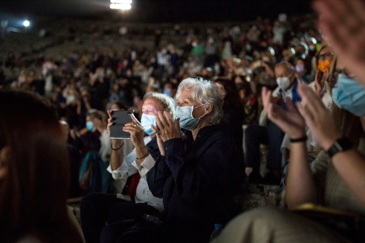 Η ηθοποιός Γκλεν Κλόουζ στο Αρχαίο Θέατρο Επιδαύρου