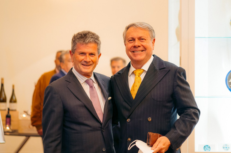 Από αριστερά, ο κ. Βασίλης Μηναδάκης, Διευθυντής του Amirandes Grecotel Boutique Resort και ο κ. Μιχάλης Βλατάκης, Πρόεδρος Τουριστικών &amp; Ταξιδιωτικών Πρακτόρων Κρήτης