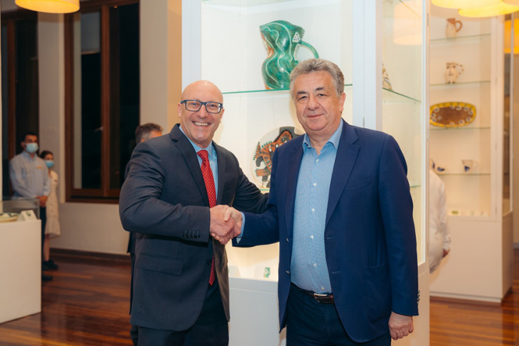 Στέφανος Κάλης, Καθηγητής στο Χάρβαρντ στον τομέα Ιατρικής και Δημόσιας Υγείας και Σταύρος Αρναουτάκης, Περιφερειάρχης Κρήτης