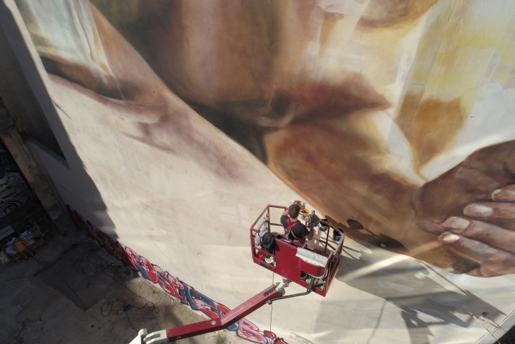 Τοιχογραφία του Guido Van Helten στα Εξάρχεια