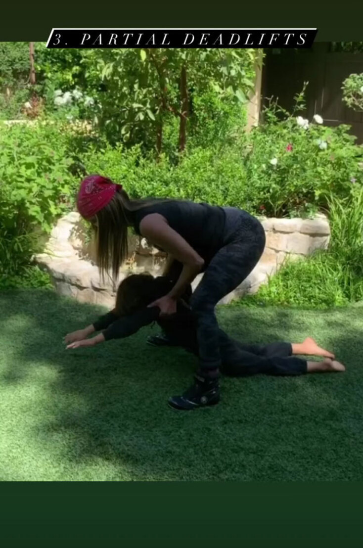 Η ηθοποιός halle Berry γυμνάζεται παρέα με το γιο της Maceo