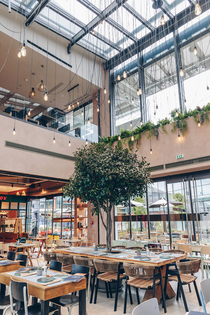 Άποψη του χώρου School Pizza Bar στο River West