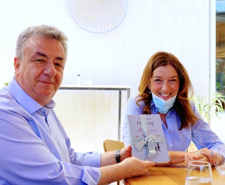 Η Βικτόρια Χίσλοπ με τον Περιφερειάρχη Κρήτη, Σταύρο Αρναουτάκη