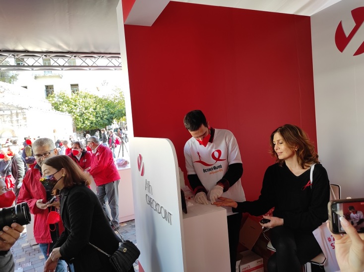 Παγκόσμια Ημέρα κατά του AIDS / Η ηθοποιός Κατερίνα Διδασκάλου στο Checkpoint στο Μοναστηράκι © Αthens Voice
