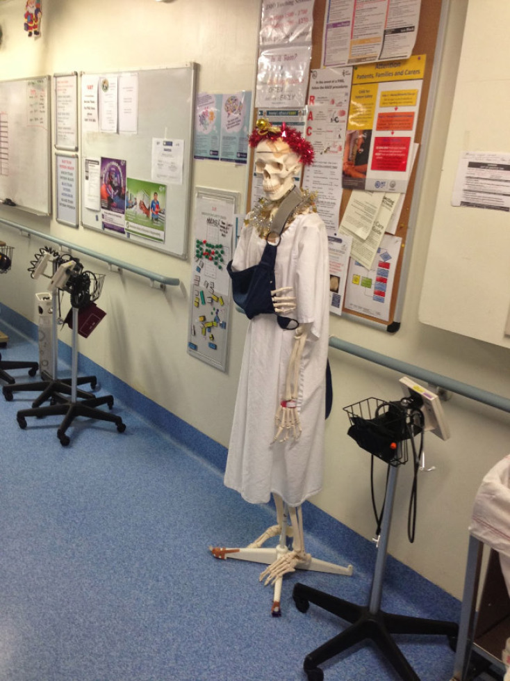 hospital-christmas-decorations14.jpg