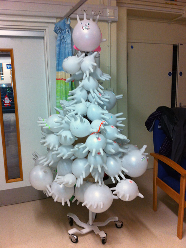 hospital-christmas-decorations9.jpg