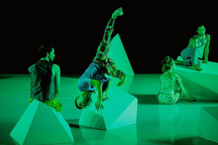 Nederlands Dans Theater - Μαρίνα Μασκαρέλ «Πώς αντιμετωπίζουμε ένα ηλιοβασίλεμα όταν ο ορίζοντας έχει καταρρεύσει»