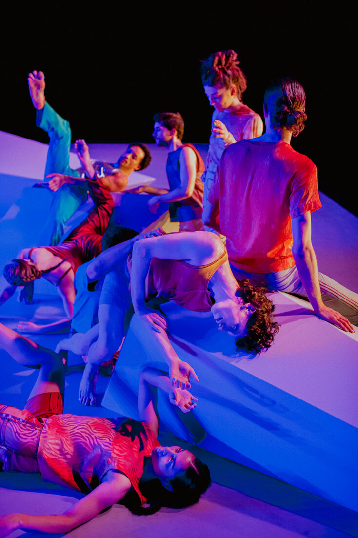 Nederlands Dans Theater - Μαρίνα Μασκαρέλ «Πώς αντιμετωπίζουμε ένα ηλιοβασίλεμα όταν ο ορίζοντας έχει καταρρεύσει»