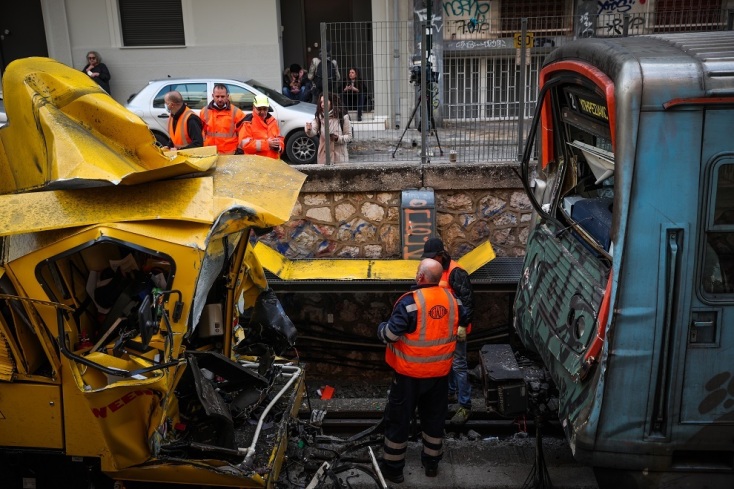 ΕΡΓΑΤΙΚΟ ΔΥΣΤΥΧΗΜΑ ΣΤΙΣ ΓΡΑΜΜΕΣ TOY ΗΣΑΠ ΑΓ.ΝΙΚΟΛΑΟΥ ΣΤΑ ΠΑΤΗΣΙΑ -ΕΝΑΣ ΝΕΚΡΟΣ ΚΑΙ ΔΥΟ ΤΡΑΥΜΑΤΙΕΣ ΕΡΓΑΖΟΜΕΝΟΙ ΣΕ ΚΑΘΑΡΙΣΜΟ ΤΗΣ ΓΡΑΜΜΗΣ (ΒΑΣΙΛΗΣ ΡΕΜΠΑΠΗΣ /EUROKINISSI)