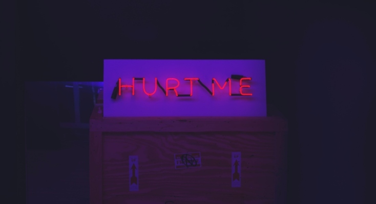 Hurt me / Neon sign