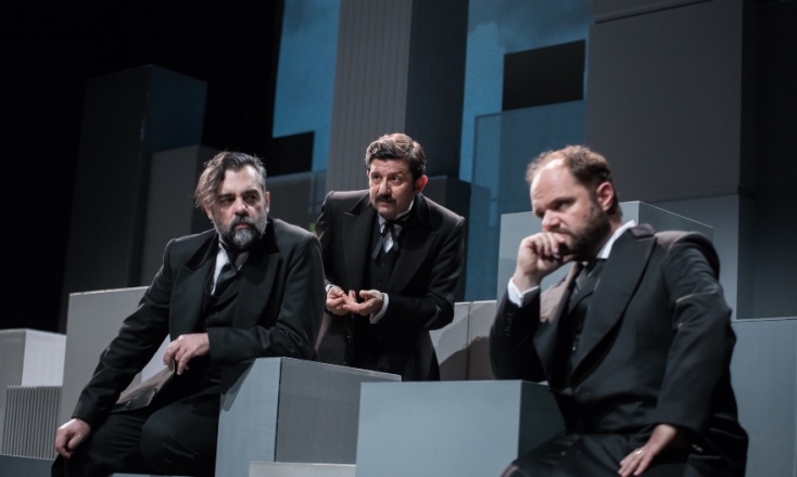 Μάκης Παπαδημητρίου, Αργύρης Ξάφης και Μιχάλης Οικονόμου στην "Τριλογία των Λήμαν Μπράδερς" σε σκηνοθεσία Βαγγέλη Θεοδωρόπουλου