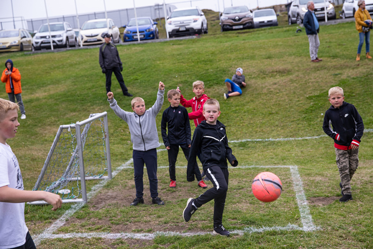 Ο φωτογράφος Ίστβαν Φεκέτε, γυρίζει τα γήπεδα όλου του πλανήτη.