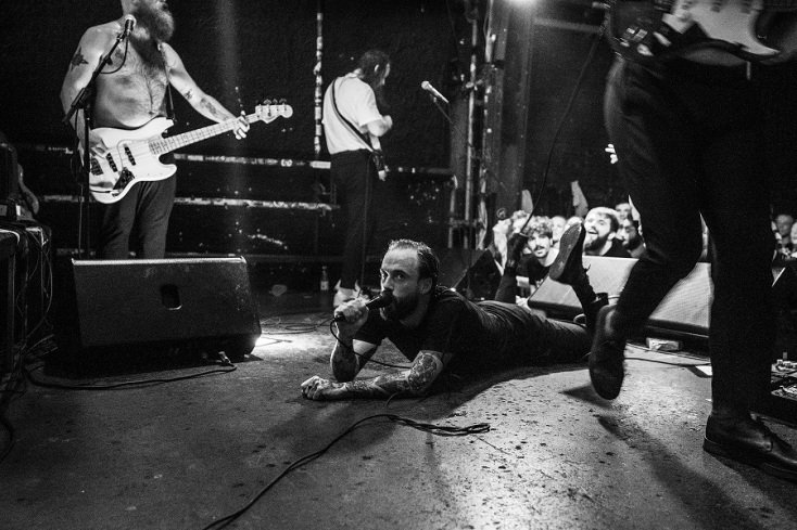 Στιγμιότυπο από συναυλία των IDLES στη Βιέννη